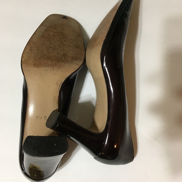 Escada Granite Pumps Size 7 1/2 B W/ Metal Front - Picture 8 of 8